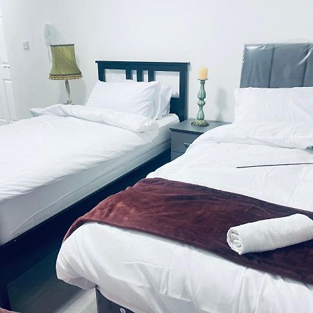 1 Bed Apartment With 2 Beds 1 Double Plus 1 Single Бирмингем Экстерьер фото