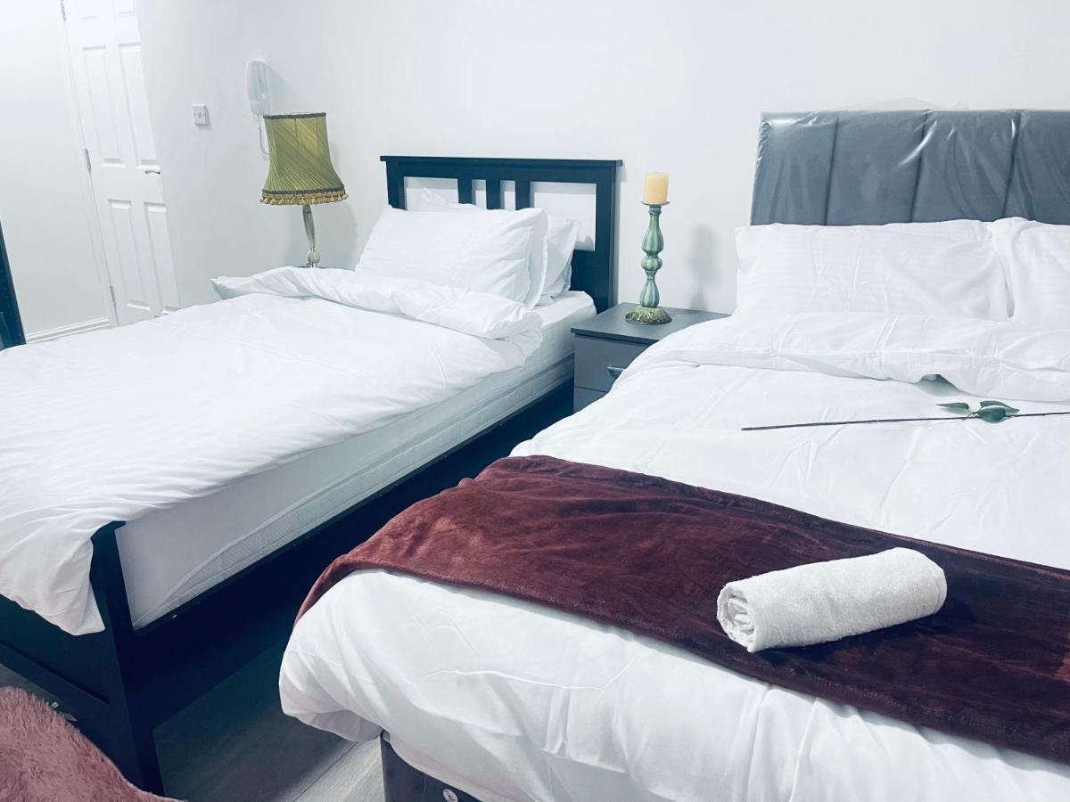 1 Bed Apartment With 2 Beds 1 Double Plus 1 Single Бирмингем Экстерьер фото