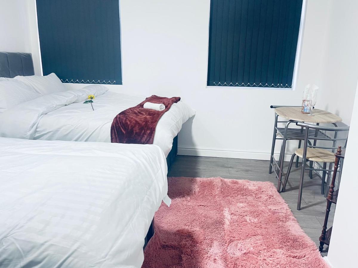 1 Bed Apartment With 2 Beds 1 Double Plus 1 Single Бирмингем Экстерьер фото