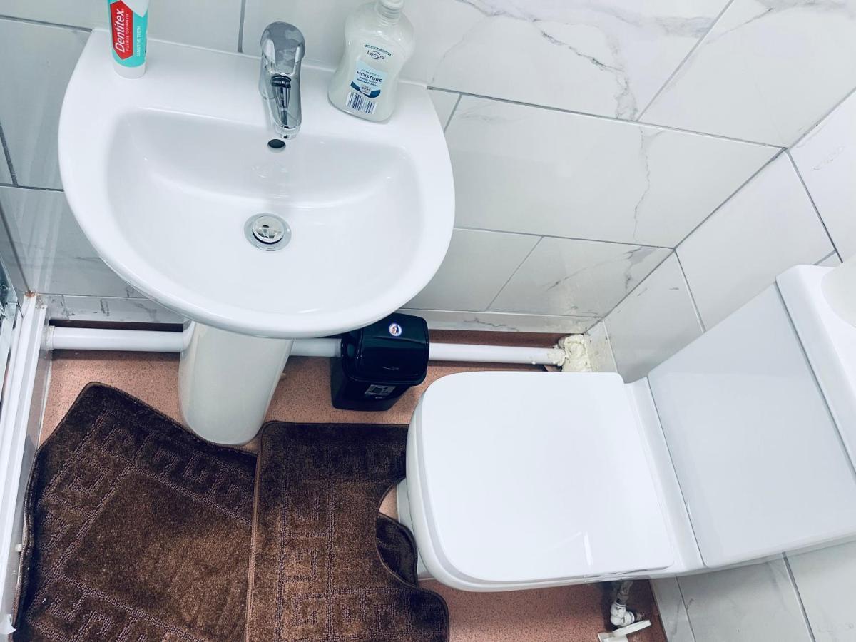 1 Bed Apartment With 2 Beds 1 Double Plus 1 Single Бирмингем Экстерьер фото