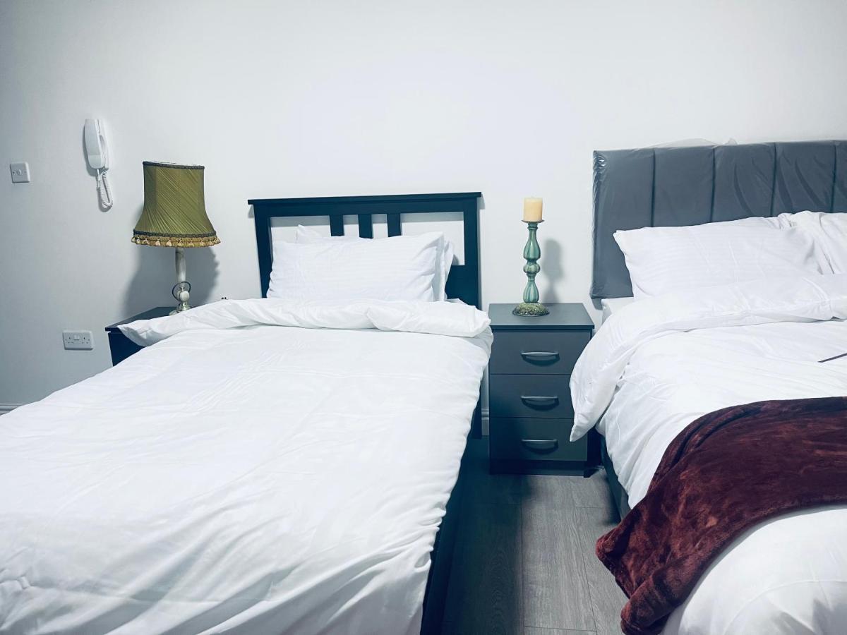 1 Bed Apartment With 2 Beds 1 Double Plus 1 Single Бирмингем Экстерьер фото