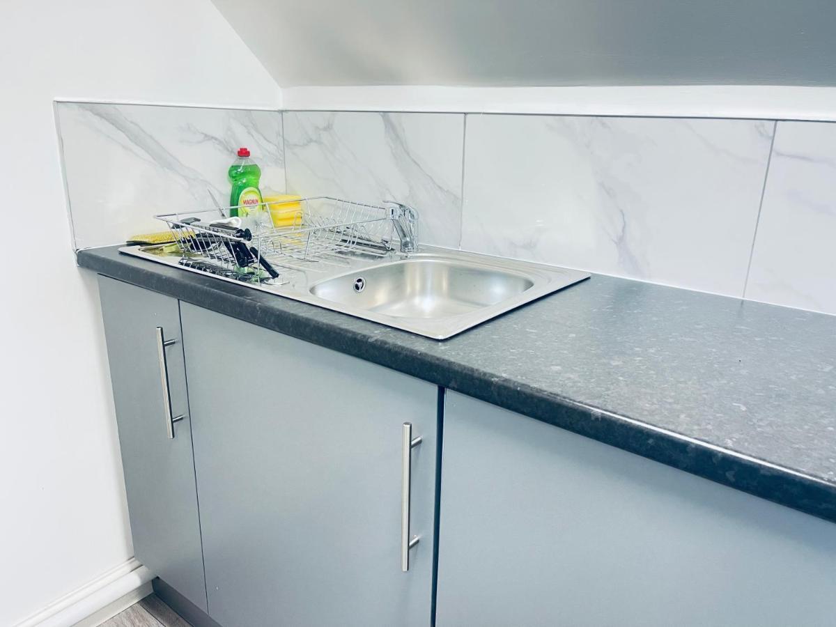 1 Bed Apartment With 2 Beds 1 Double Plus 1 Single Бирмингем Экстерьер фото